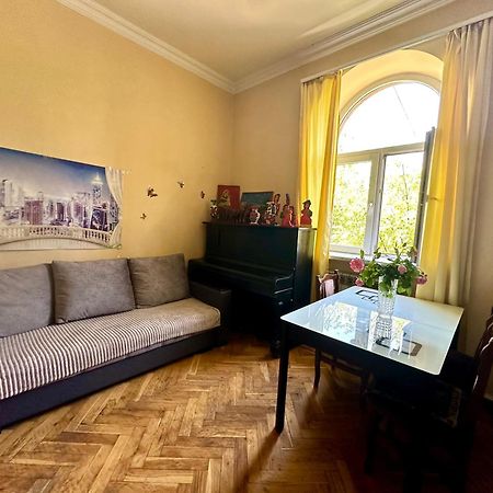 יירבאן Karson Family Hostel & Guest House מראה חיצוני תמונה
