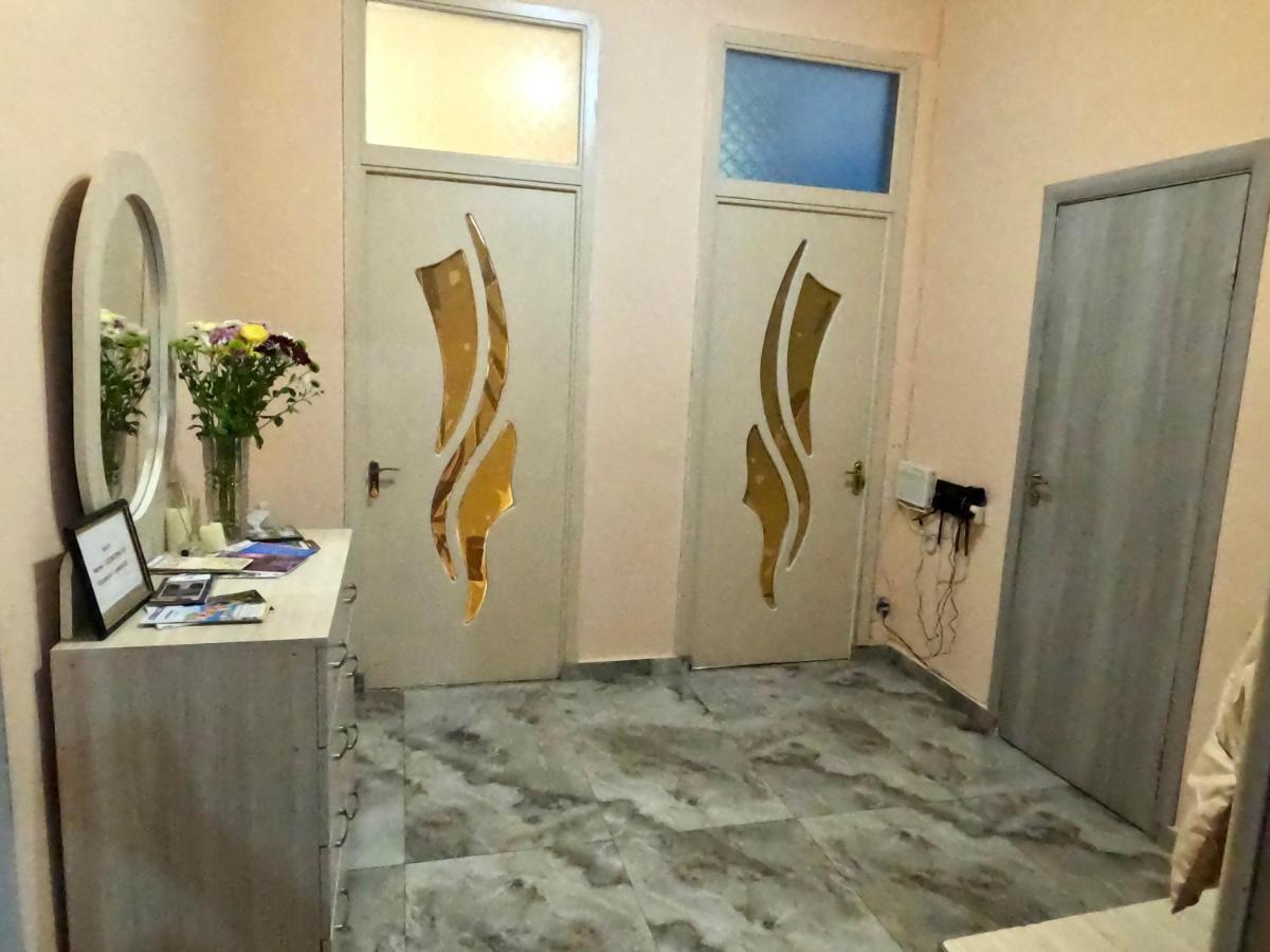 יירבאן Karson Family Hostel & Guest House מראה חיצוני תמונה
